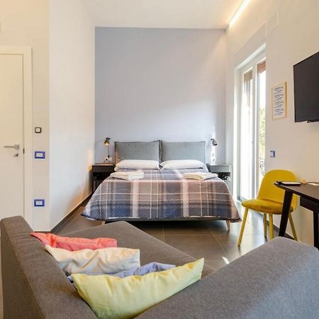 B&B Un Passo Dal Treno Piazza Vittorio Veneto 36-Salerno Station Extérieur photo